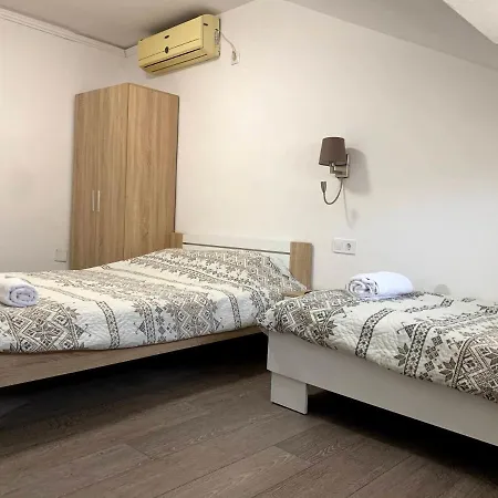 Samuil Apartment *
